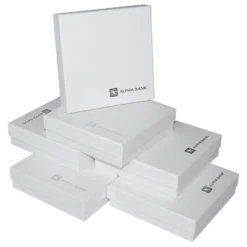 Cutii rigide Toreto Duo 17x17x4.5 mat alb_00 folio argintiu_02 AlphaBank ansamblu 1